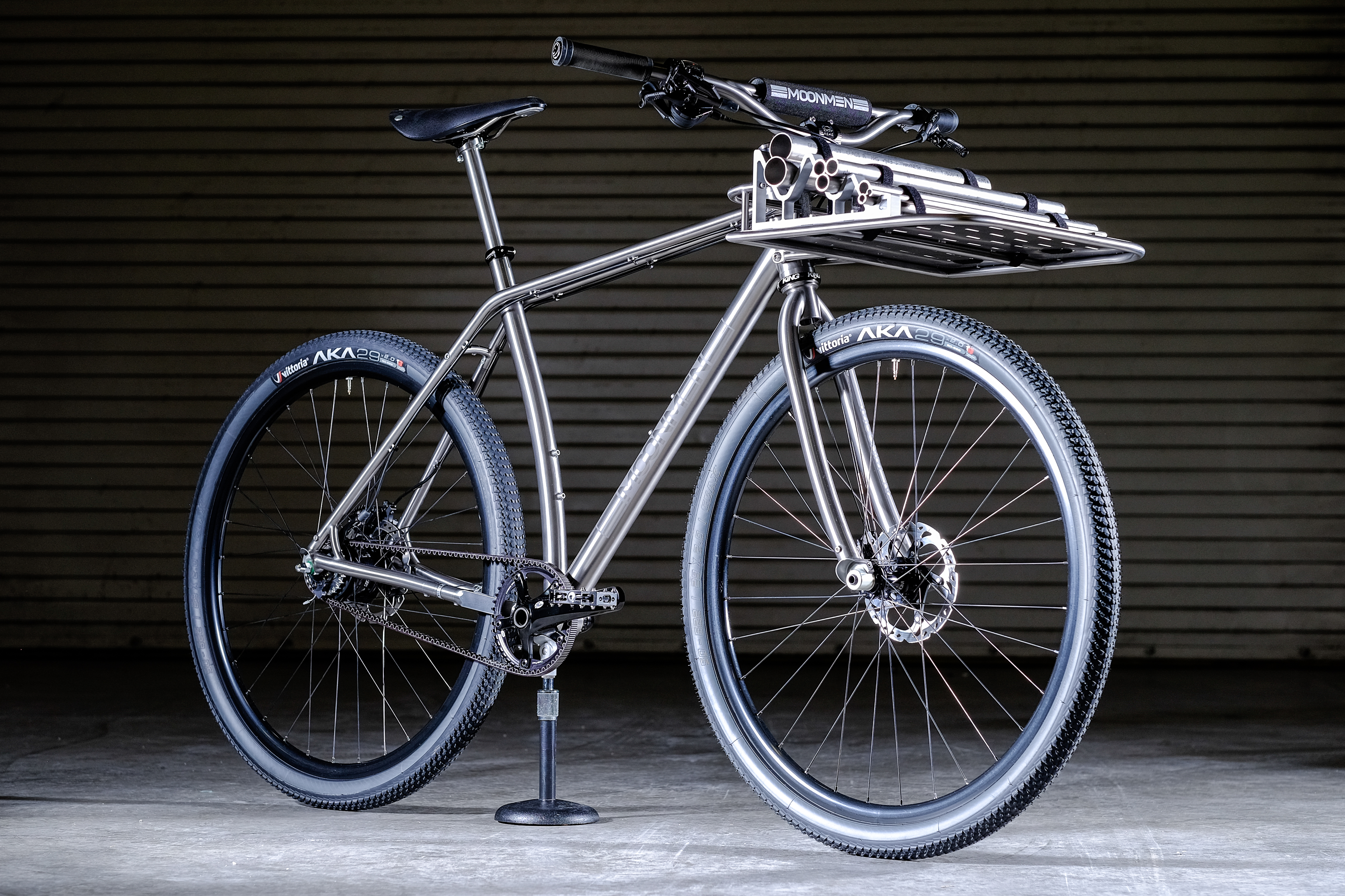 Moonmen Ti shop bike